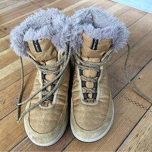 Columbia Women's Tan Winter Boots with Plush Trim